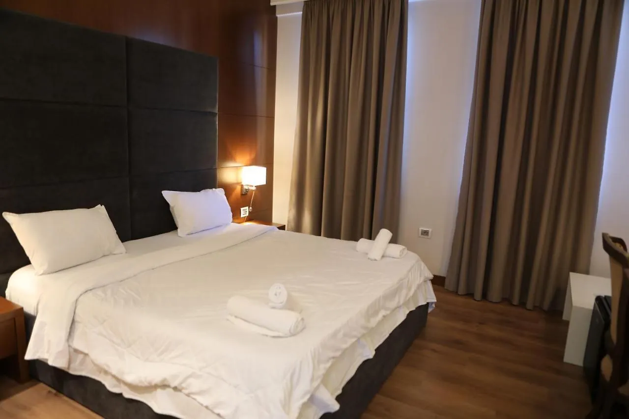 Golden Ring Resort Farke e Madhe